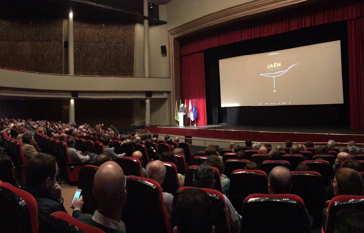 Jose Luis López-Linares, presentando el documental JAÉN VIRGEN &amp; EXTRA por primera vez en la provincia. Que nervios y que emoción.