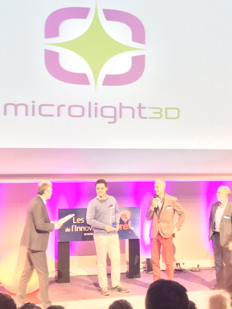 CarineMayol's tweet photo. @Absiskey félicite pour le trophée jeune pousse @Microlight3D https://t.co/YMnoIwDssy