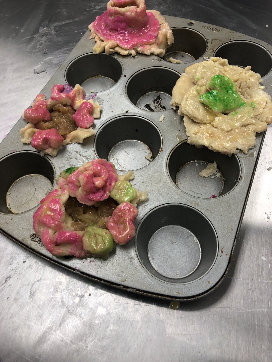 mrschefm's tweet photo. Last week was pie week! We had a mini apple pie decorating competition. Some students used food coloring to “paint” their crust, turned out pretty cool! #owbaking #applepie https://t.co/yt8s1T5eL3
