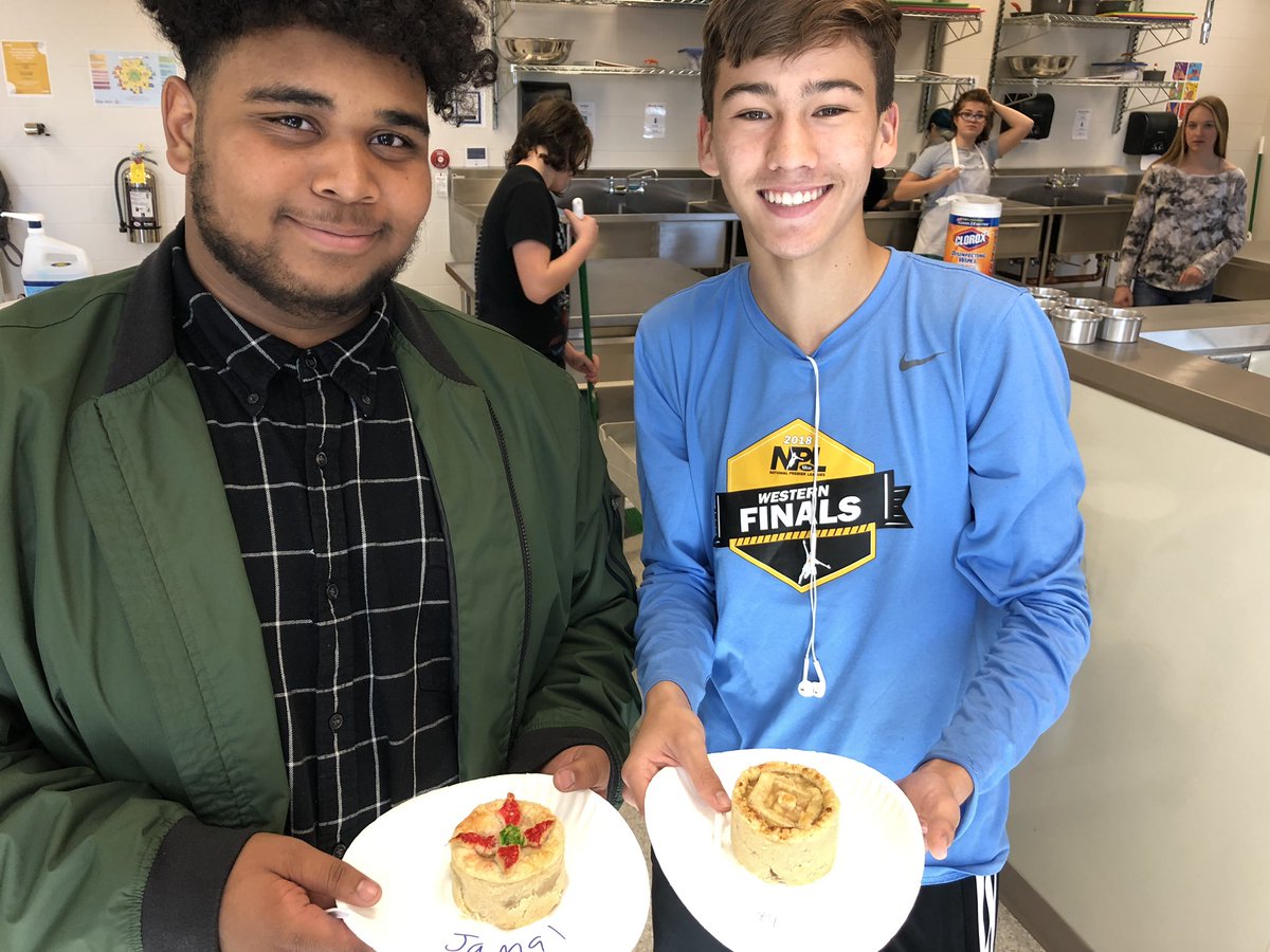 mrschefm's tweet photo. Last week was pie week! We had a mini apple pie decorating competition. Some students used food coloring to “paint” their crust, turned out pretty cool! #owbaking #applepie https://t.co/yt8s1T5eL3