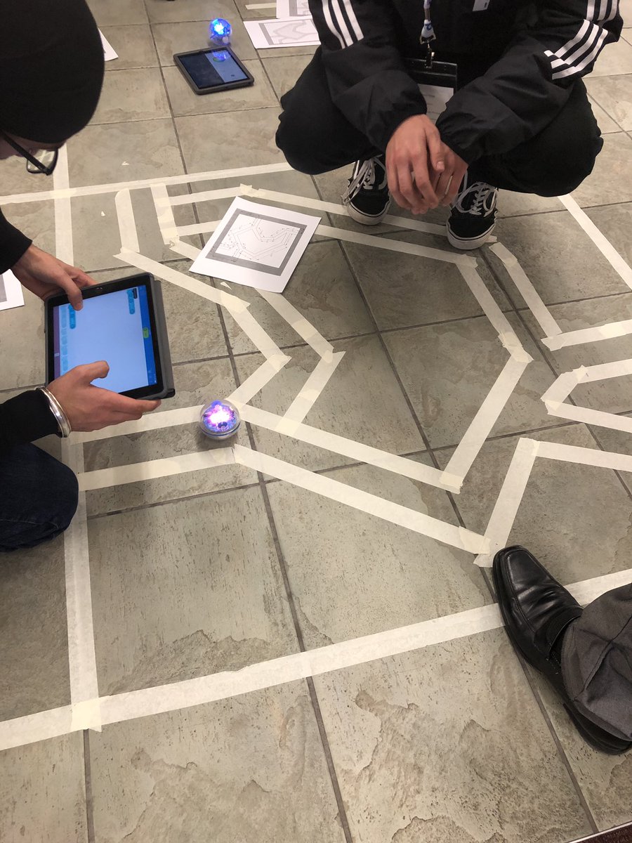 MrGooble's tweet photo. Can you make Sphero do what a Sphero can do?  Great day (dare I say fun) of Math, robotics and computing at PDSB TechnoMath conference! thanks to you and your team @SJaBrace ! #aeac #TechnoMath #oyap_peel @PeelSchools  @OYAP_Peel https://t.co/wflYnl3SHF