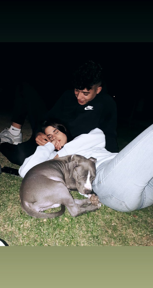 parroCC's tweet photo. 👫🐶❤️ https://t.co/oGVMSmjXlH