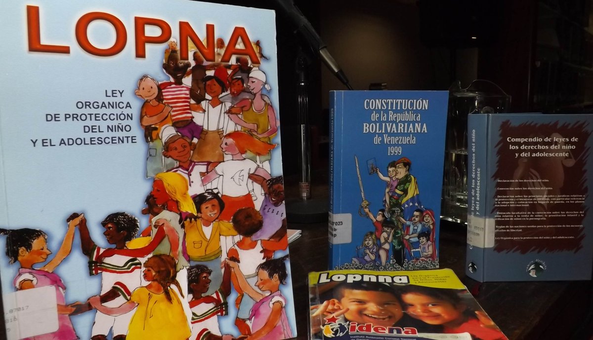 20 estudiantes de la Unidad Educativa Armando Zuloaga Blanco y 28 aprendices del Inces asistieron este martes, #20Nov, a la charla sobre los derechos y los deberes de los niños que dictó el @Idennadistrito en la @BiblioNacional por el #DíaUniversalDelNiño.
#JuntosPorVenezuela