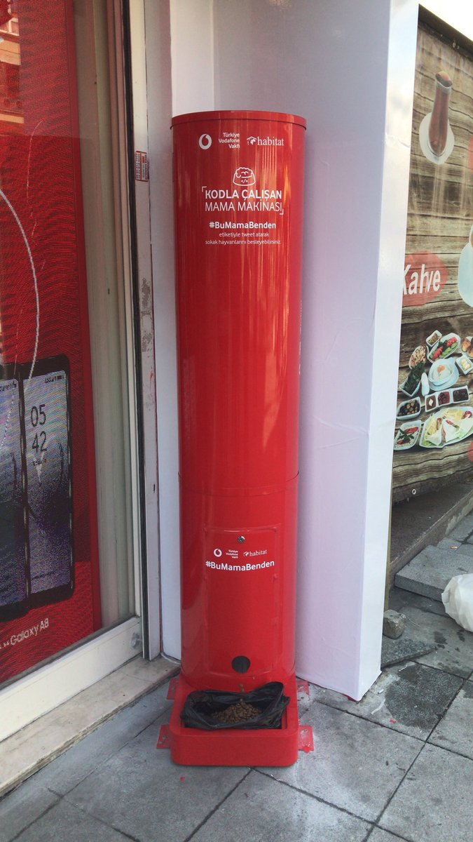 CryptogramTR's tweet image. Şuan,cebinizden para çıkmadan sokakta yaşayan canlıların karnını doyurabilirsiniz. #BuMamaBenden etiketiyle attığınız her tweet ve RT mama makinesinde kodlama sayesinde sokakta yaşayan canlılara mama olarak geri dönüyor.Tek yapmamız gereken tweet atmak ve RT yapmak,hadi o zaman🐺