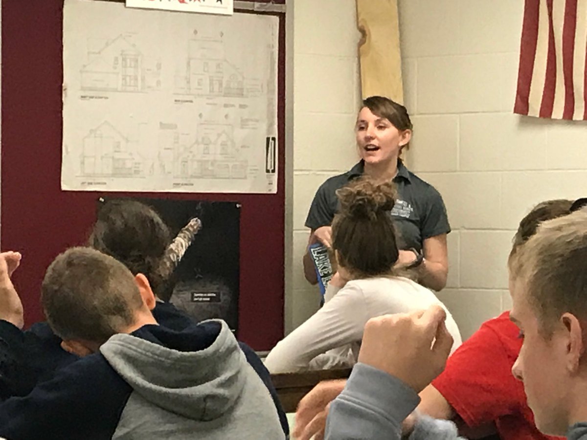 nkguidance's tweet photo. Thank you to Amanda from Wright State Lake, Chad Themen from Rhodes, and Van Wright ⁦@VanFalcon1⁩ from BGSU to presenting today on college options. #WelcomeBack2018 https://t.co/9bRxnUyi1V