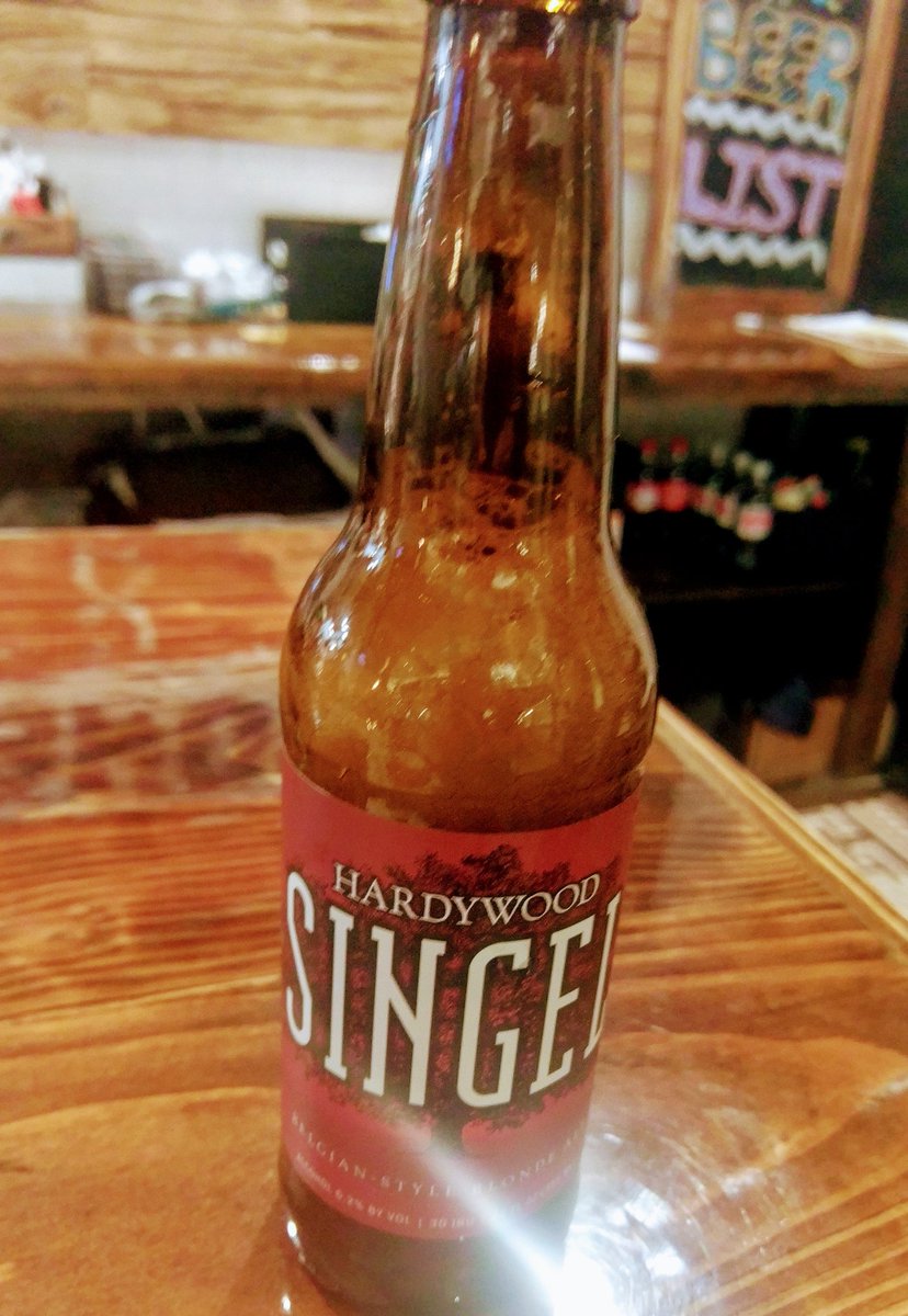 GrubhousePhilly's tweet photo. Nashville Hot Chicken Strips with a Hardywood Singel belgian blonde ale.
#HappyHour
#BoursePhilly https://t.co/KB7ck4d9Nb