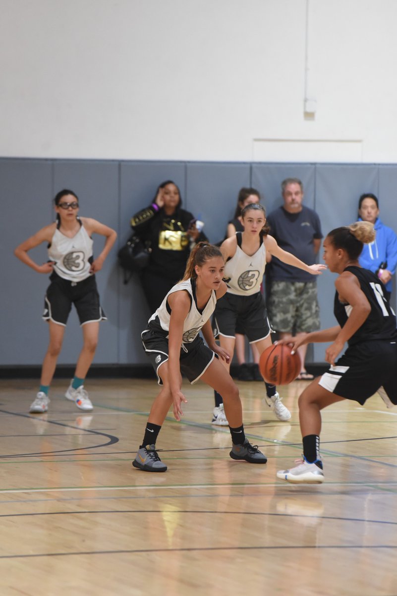 3BallHoops's tweet photo. Great last couple of tournaments with this group! Shoutout to @egbhoops for capturing these moments! https://t.co/5nj16oyALr