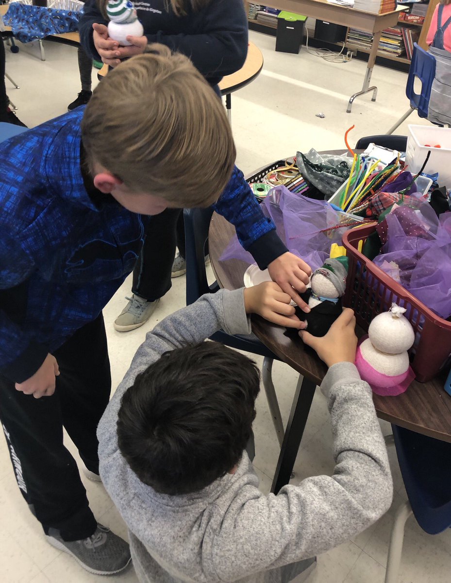 mrslegersclass's tweet photo. Our first round of snowman crafts for Snowman Alley at Lumina Borealis is looking great! https://t.co/obeQ3Rt4TV