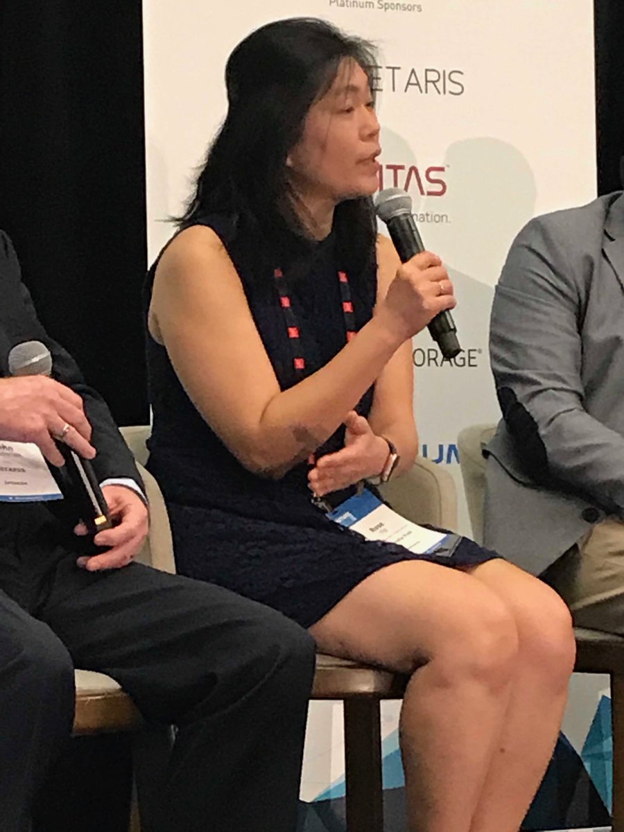 localz's tweet image. #FutureData2018 Rose Yip says ⁦@auspost⁩ research shows customers want choice, flexibility around delivery. Locker use is growing #IConomy