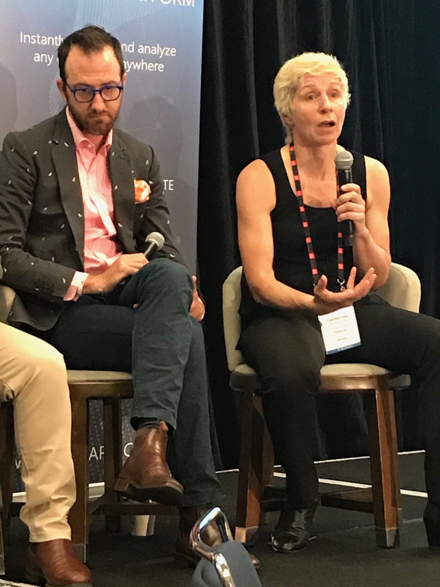 LouiseRobertson's tweet image. #FutureData2018 Moving away from user journey mapping - real-time contextually responses are important. It’s multichannel ! @tealium #IConomy