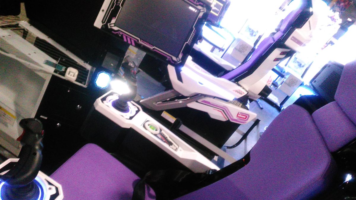 ゲームゾーンr一宮店 星と翼のパラドクス 本日より24時間営業フロアにて稼働開始です このゲーム プレイ中にシートがゴウンゴウン動くので 気分が悪くなったら停止スイッチを押して休憩してくださいね それにしても筐体がめちゃめちゃカッコいい 動くって ゲームゾーンr一宮店 星と翼のパラドクス 本日より24時間営業フロアにて稼働開始です このゲーム プレイ中にシートがゴウンゴウン動くので 気分が悪くなったら停止スイッチを押して休憩してくださいね それにしても筐体がめちゃめちゃカッコいい 動くって