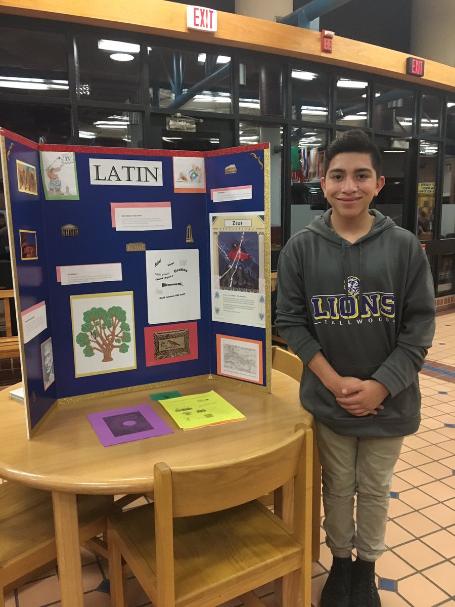 MagistraOsborne's tweet photo. An awesome student supporting Latin at Tallwood! #lionsamazing #gswla https://t.co/2L5EoWuxFI