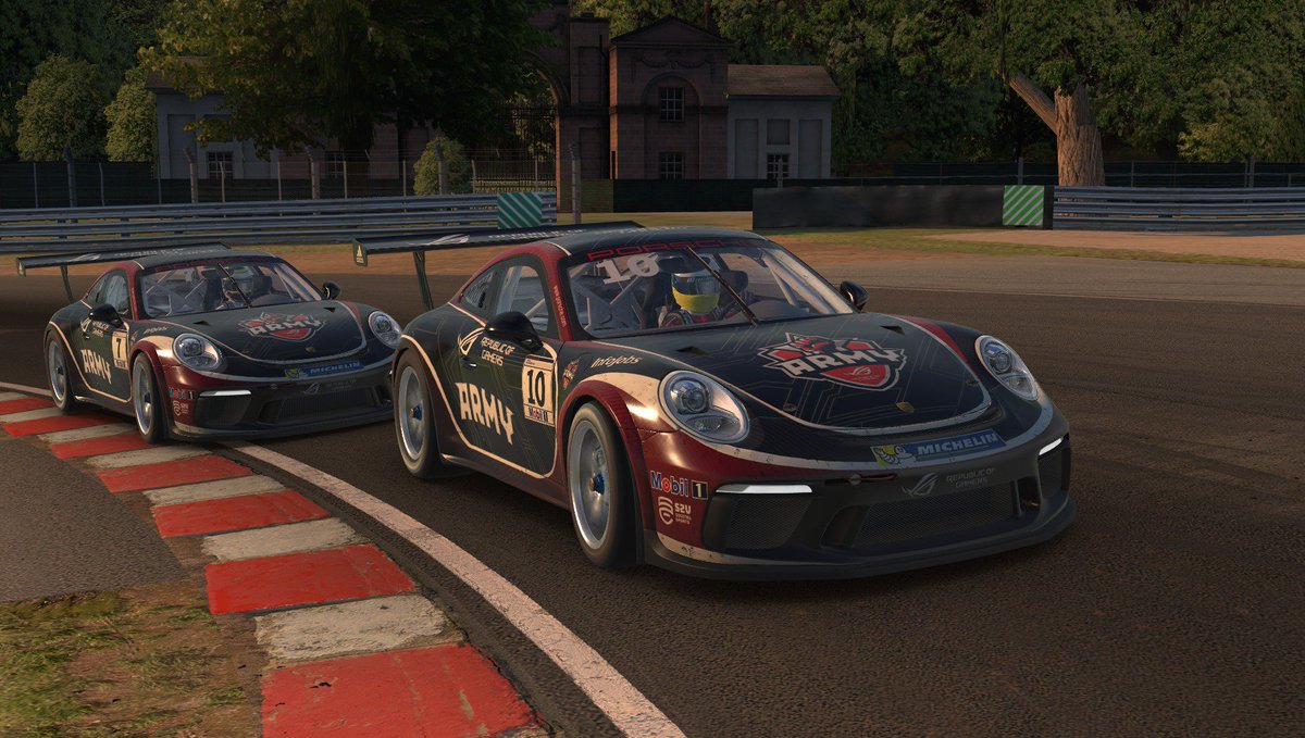 Eric__Galvez's tweet photo. Gran carrera la de hoy en Oulton Park en la @DriversparadeCb con un P2 para mi y un P3 para mi compañero @dzbanki. Buen resultado que nos lleva a Sebring con posibilidades de ganar el campeonato. Allí nos veremos. https://t.co/s7XVN2EhgA