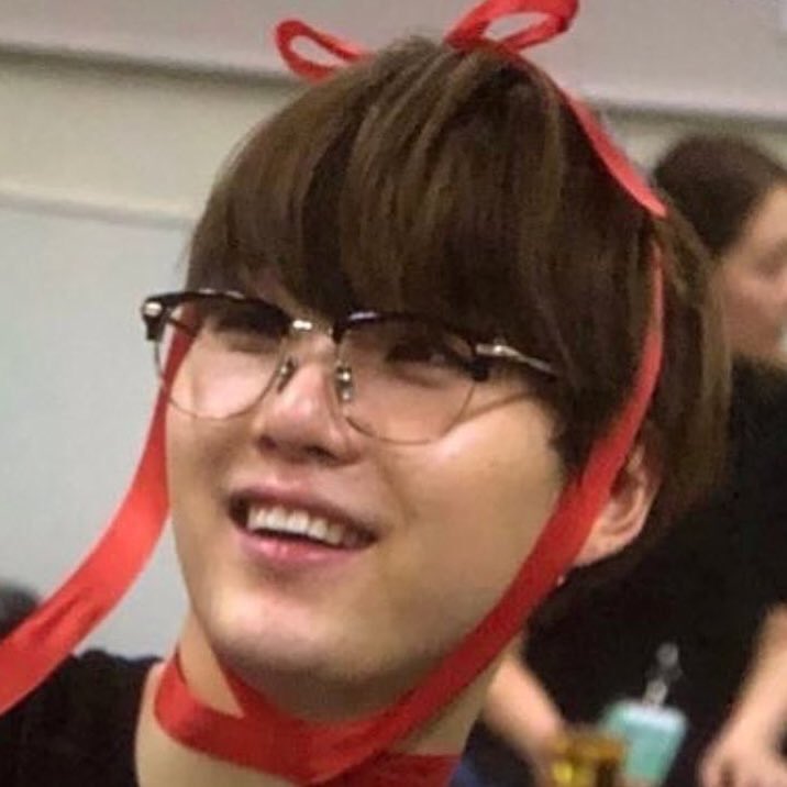 kittensugaa's tweet photo. All I want for Christmas is you 🎁

@BTS_twt https://t.co/vk7RZl3Tl7