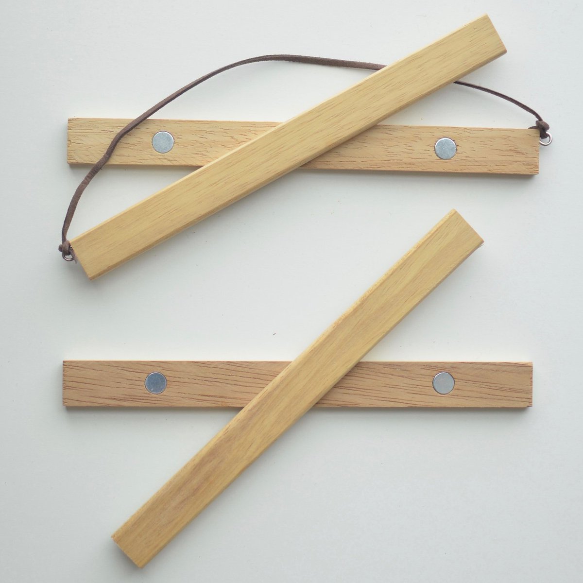 BellaAdeleCo's tweet image. Teak wood hanging frames are now available in the shop! $15 + Free Domestic Shipping + SUPER CUTE. #teakwoodframe #pictureframes #easyframes #posterhanging SHOP here: etsy.me/2DOOm7p