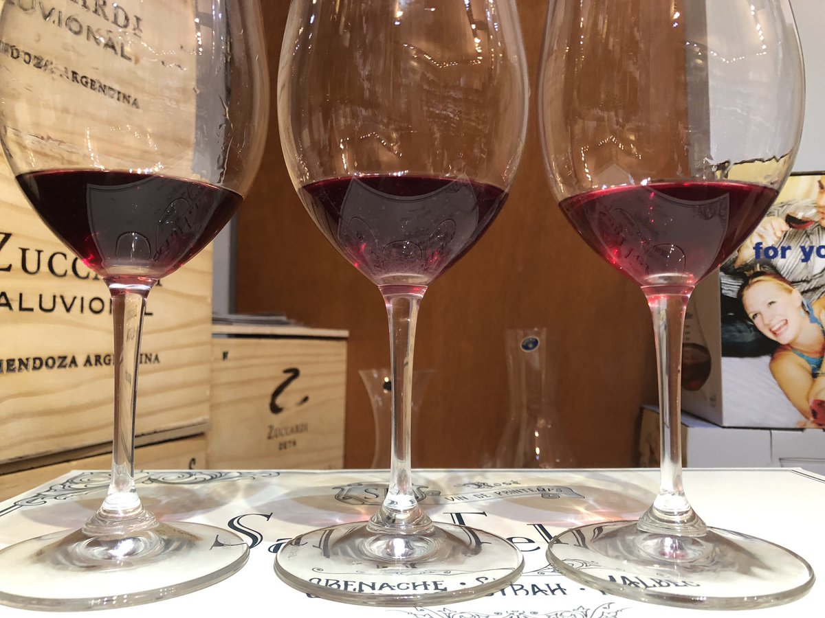 OzonoWines's tweet photo. Cara Sur Criolla 2014 - 2017 - 2018 #DegusEnOzono #MiniVertical @panchobugallo https://t.co/FI4HceQQW6