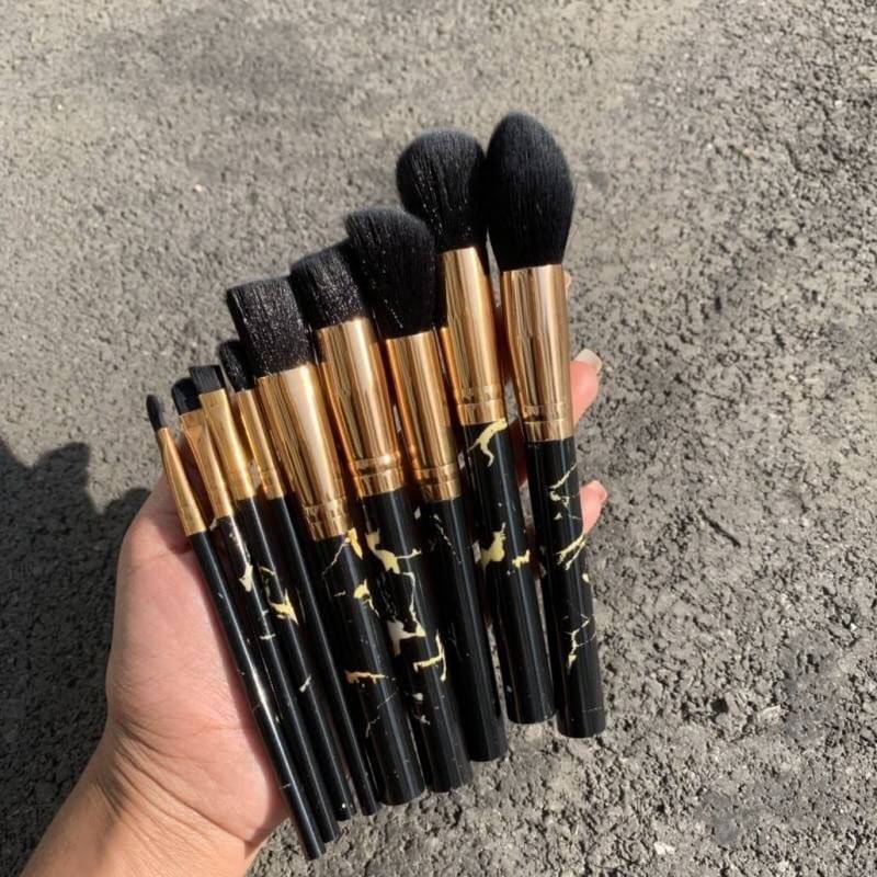 Kuwiee1's tweet photo. เซตแปรงหินอ่อนเซตใหญ่ ได้ถึง 10ชิ้น ครบเซท ได้ 10 ชิ้น
🖤มีสีดำ กับ สีขาวค่า 
🌈ราคาส่งเซตละ 250(รวมส่ง)
#ถูกและดี #คสอเกาหลี #ของมันต้องมี #howtobeauty #ไว้ขายของห้ามรีวิวโว้ยย #howtoperfact #ส่งต่อเสื้อผ้า #เครื่องสําอางเกาหลี #ส่งต่อคสอ #พรีออเดอร์เกาหลี #howtopefect https://t.co/8iAhNACTBy