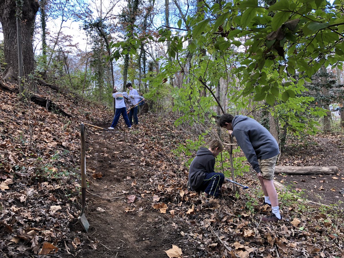 TeacherToph's tweet photo. Our trail is up and running thanks to our middle school stewards! @K12AlbemarleLab @k12albemarle https://t.co/iyRRIGpY5g