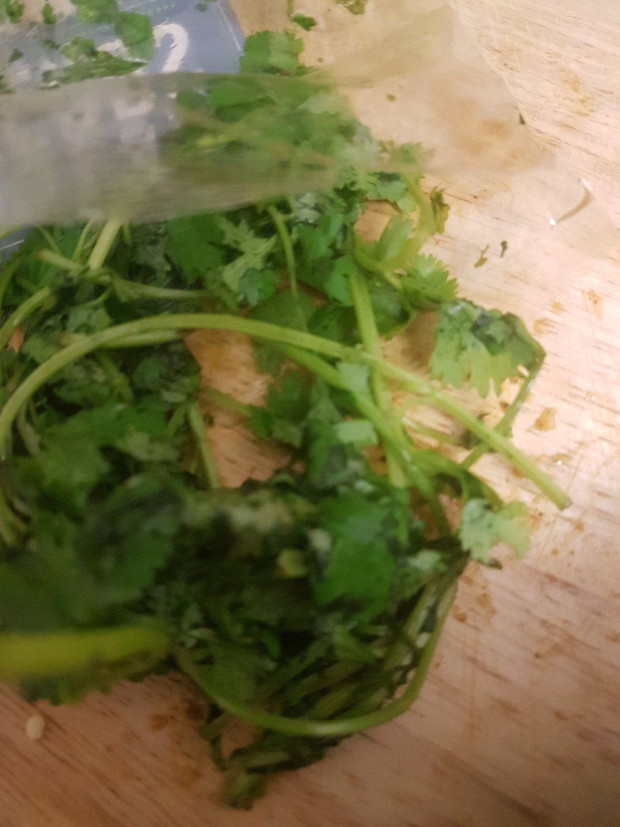 Britishrealist's tweet photo. @HelloFreshUK  here's the slimy 2 day old  FRESH coriander. Thanks!!! https://t.co/UEvrdYhkyp