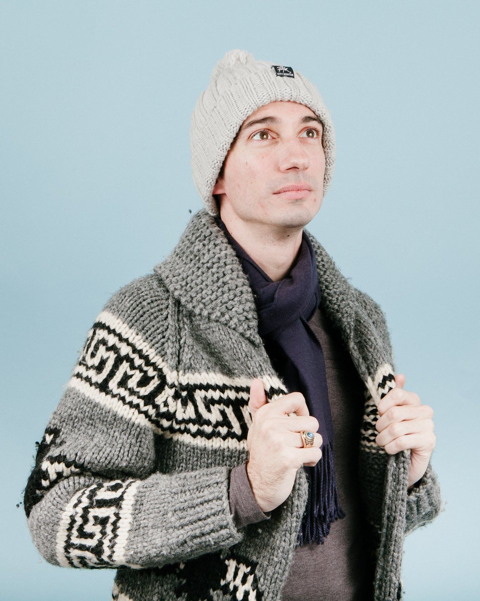 teganmierle's tweet image. Holiday time is really when I do some of my greatest work. Tegan&apos;s Holiday Portrait Studio is currently open for business, so hmu. Makes a great company card.