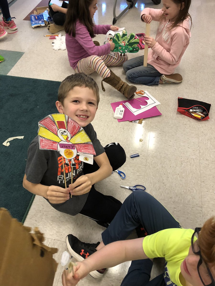 MlwWatts's tweet photo. Mrs. Green and Mrs. Watts’s classes and their STEM turkey disguises. #collaboration #communication @FRESWarriors @greenteacher09 https://t.co/cPp3QpTExg