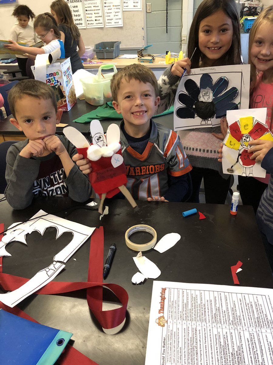 MlwWatts's tweet photo. Mrs. Green and Mrs. Watts’s classes and their STEM turkey disguises. #collaboration #communication @FRESWarriors @greenteacher09 https://t.co/cPp3QpTExg