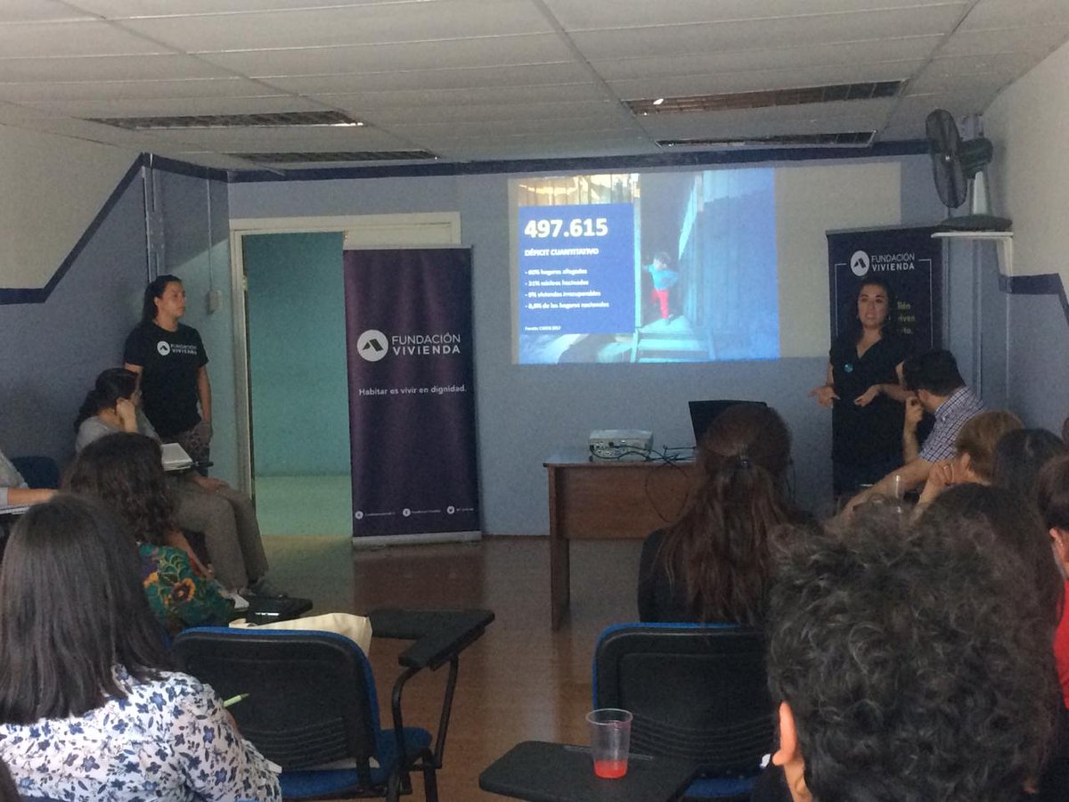 f_vivienda's tweet photo. Ya estamos en nuestro taller ciudadano "Diálogos ciudadanos: desafíos urbanos y habitacionales en la región de Valparaíso” https://t.co/uKjXsrcmdb