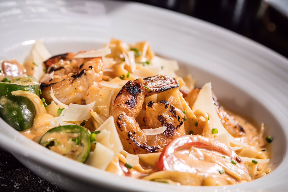 Have you tried a customer favorite? We aren’t only known for our meat, try our delicious Chipotle Alfredo Pasta! ✨A Chophouse must! #westtxchophouse #itsallgoodep #eptx #pasta #shrimp #chipotle #epfoodie
