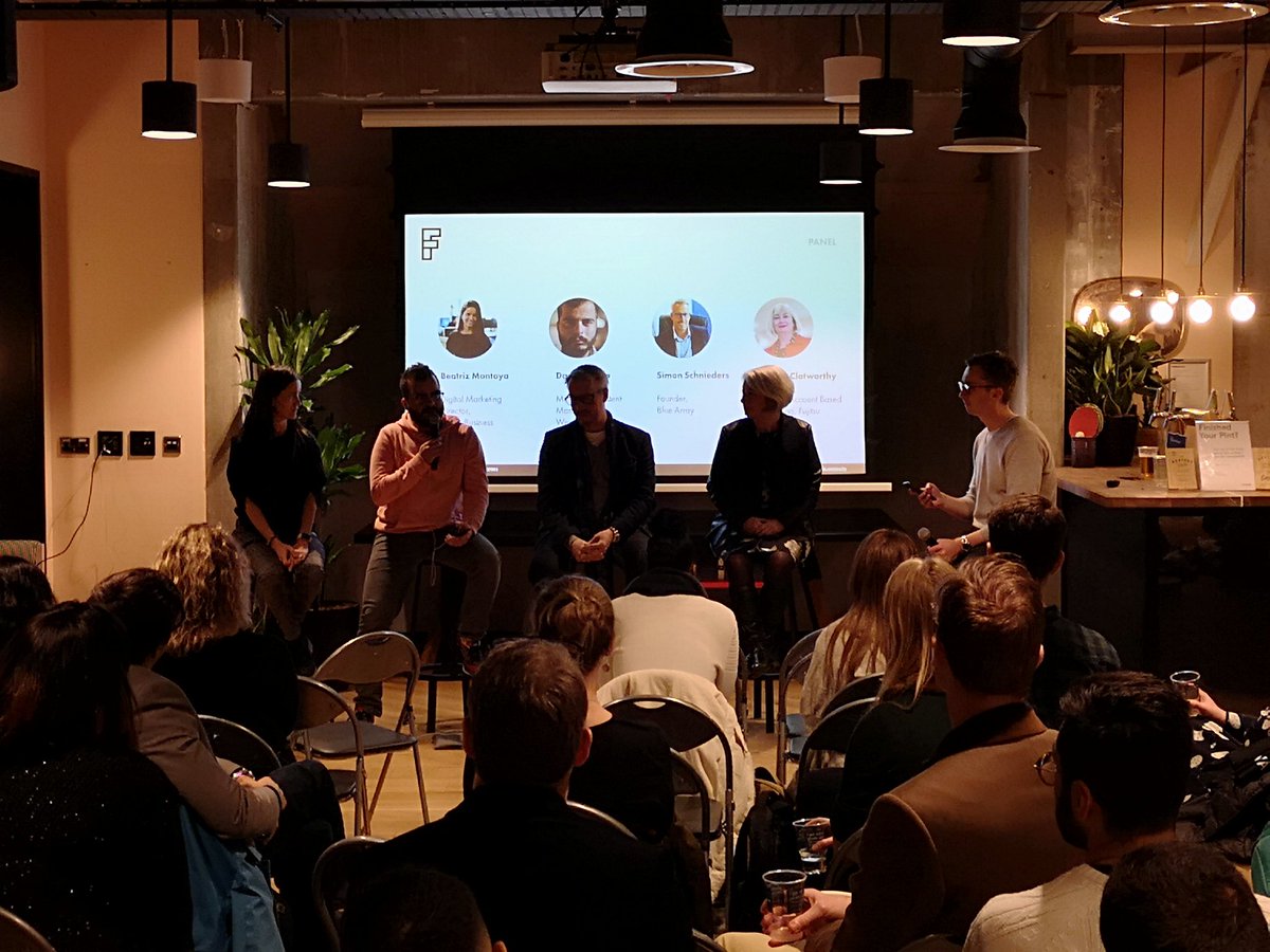 FINITEb2b's tweet photo. We're live!! First ever #FINITEB2B event well underway.
Pizza has been demolished.
Prosecco has been consumed
Now the panel discussion feat. @beatrizmontoya @clatworthya @grozadarius @bluearrayseo A lot of notes being taken from these musings. https://t.co/THTBRRrRoA