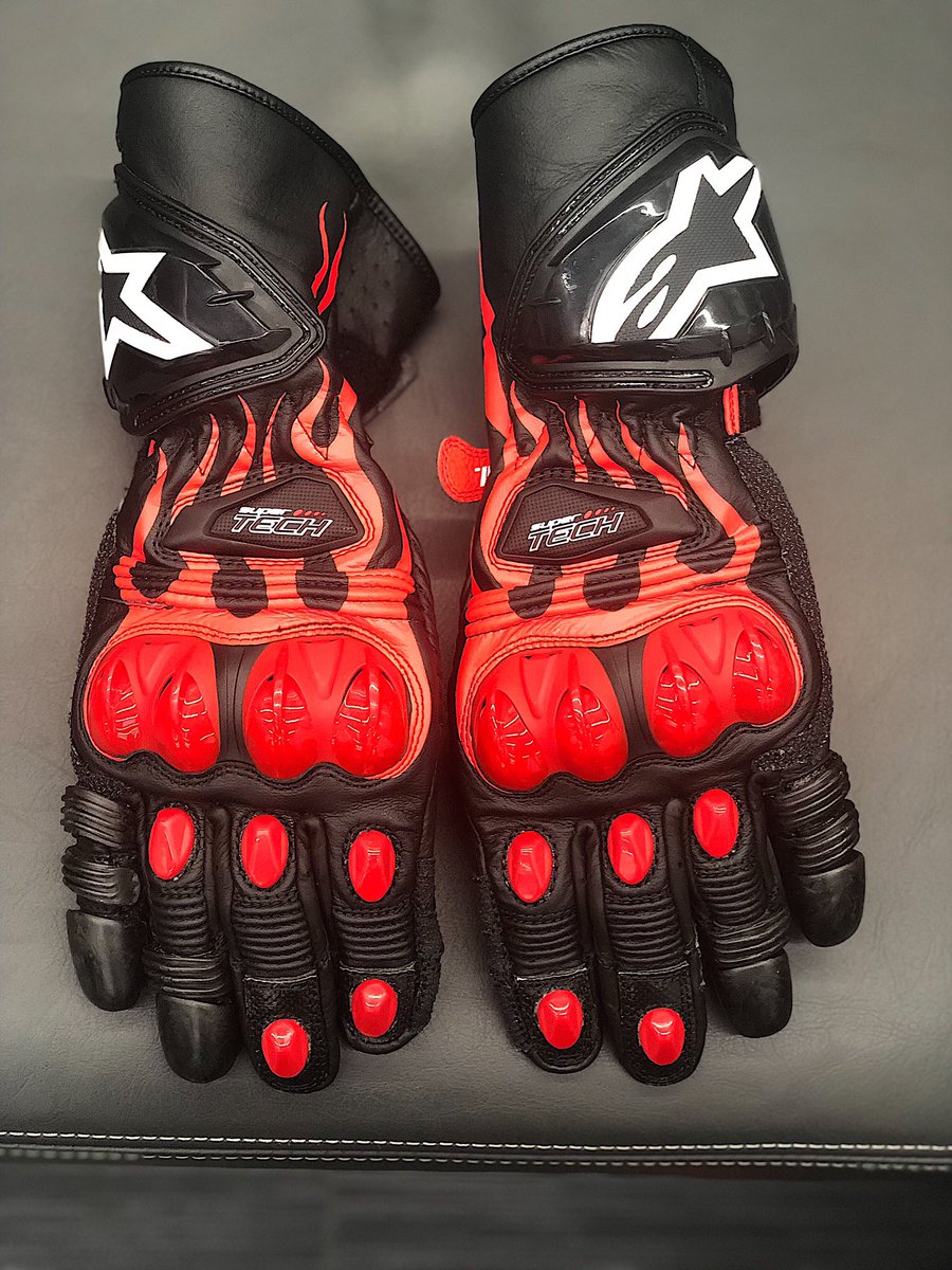 lorenzo99's tweet photo. Orange is the new black. #JLTEST https://t.co/sQqixZZOc2