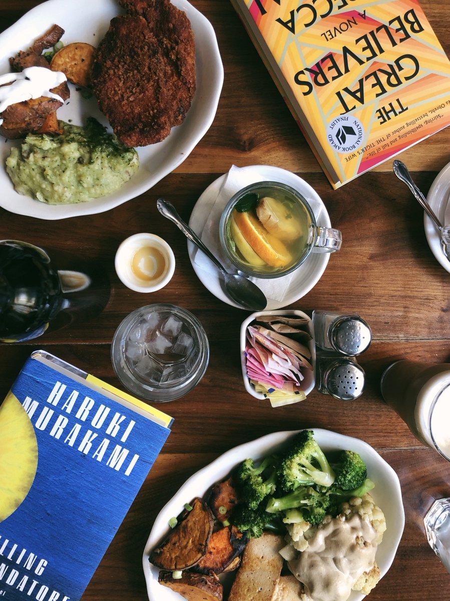 penguinrandom's tweet photo. What books are you bringing to the Thanksgiving table this year? Tell us with HT #ThanksgivingReading https://t.co/vcchMYeKpx