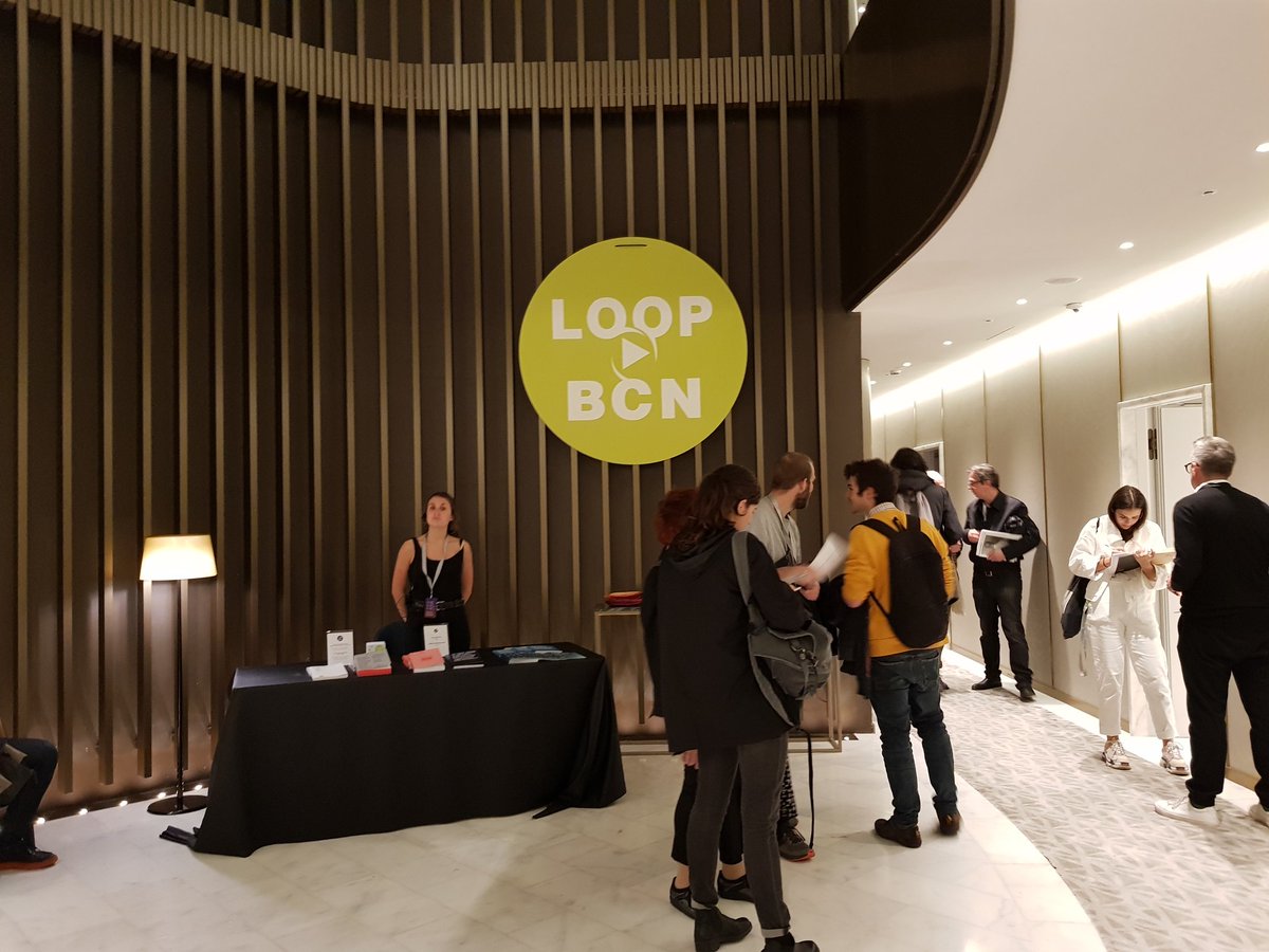 peinadormarta's tweet photo. En la inauguración de la feria #Loopfair @LOOPBarcelona Descubte las galerías de arte internacionales que exponen #videoarte en las habitaciones del #AlmanacBarcelona #artecontemporáneo @AlmanacHotels https://t.co/rNwAlTgz1P