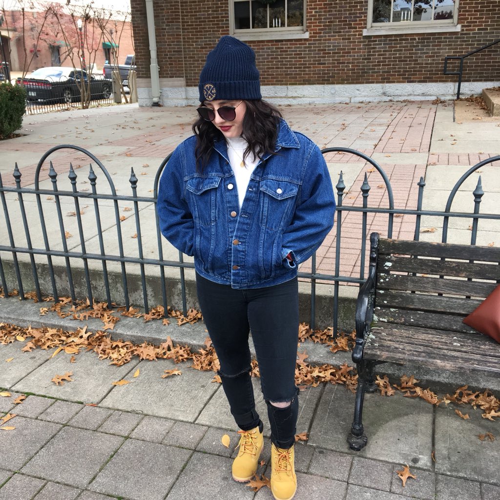 AmyCim's tweet image. Another ootd bc I’m proud of myself 😭