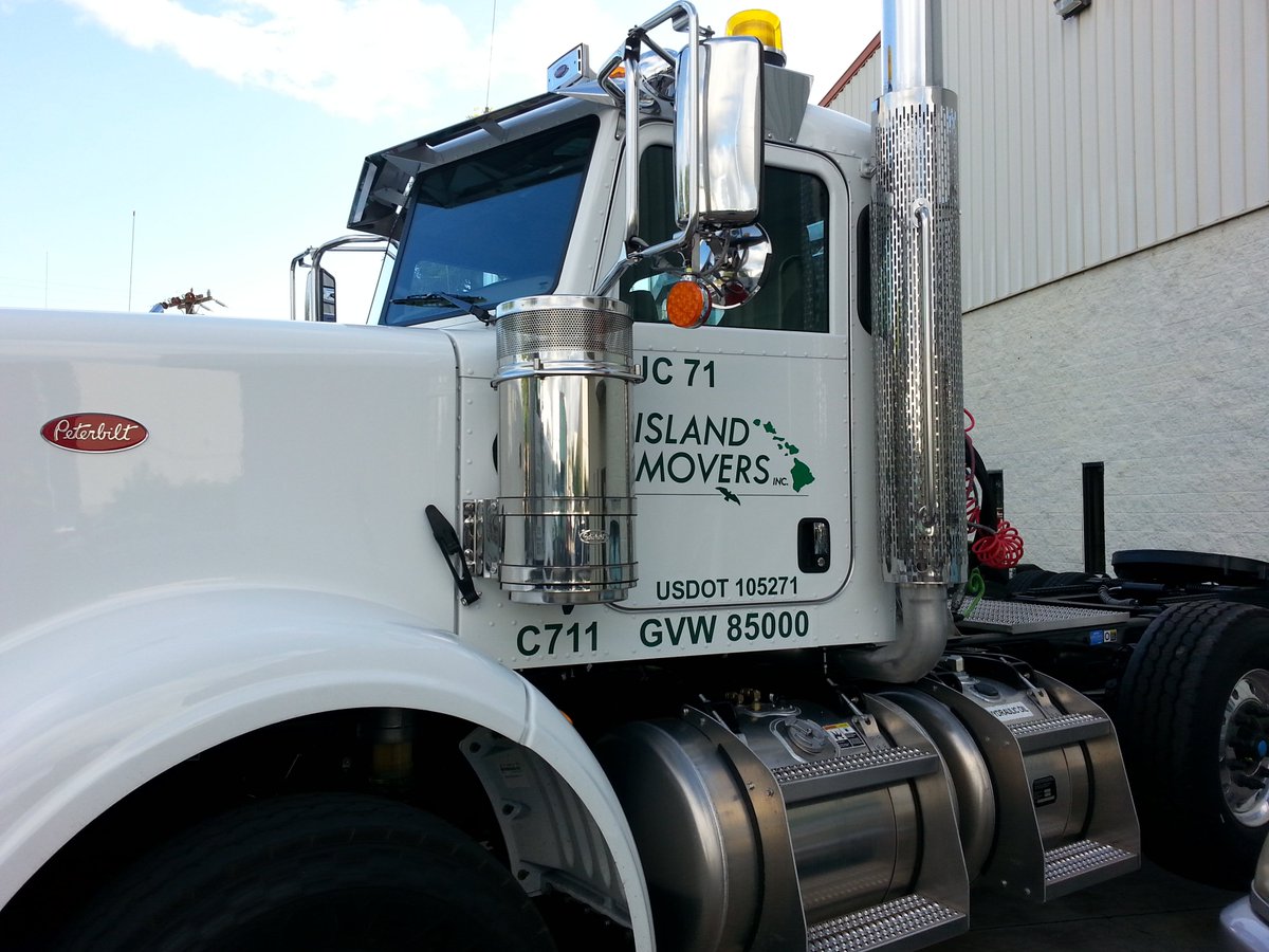 islandmovers's tweet photo. With the holiday season comes more vehicles &amp; pedestrians on our roadways. 🚗🏃‍♂️ To all our professional drivers &amp; crew members @ #IslandMovers, #BeSafeOutThere. #SafetyFirst https://t.co/LIxeAXKGf2