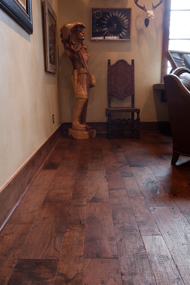 HWDCo's tweet image. We’ve been talking about natural-face post oak a lot lately...because it’s a bad to the bone product. But don’t forget that we manufacture products from 5 salvaged wood species. This is Texas MESQUITE. Extremely durable and always beautiful. #mesquite #woodfloor