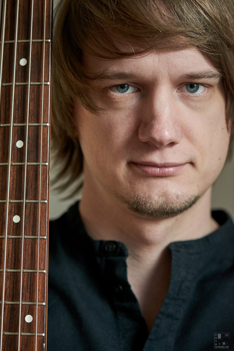 FOTOGENiusEU's tweet image. Image shooting: Jonas

Model: Jonas
H&amp;amp;M: Jonas

#musican #stringed #instrument #music #fotogeniuseu #portrait #model #filter #look #color #photoshoot #music #guitar #bass