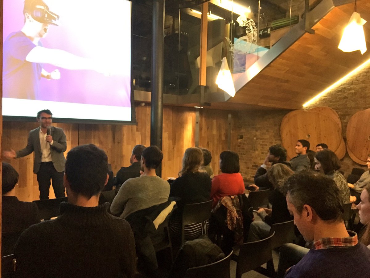 FUN_LDN's tweet image. Last but not least, we have @OjMonks sharing his experience of business relationships and how they can get tricky fast. #FuckUpNightLDN