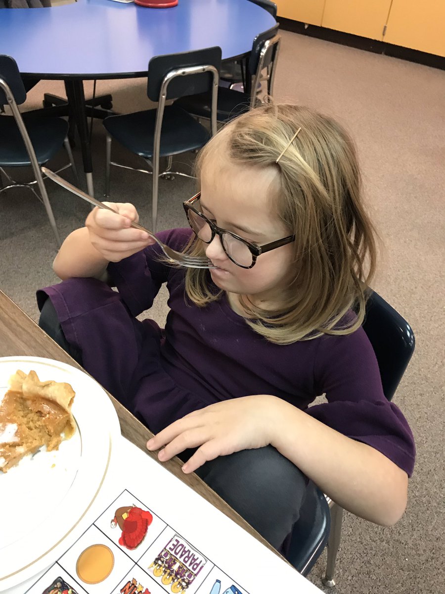 mrs_sball's tweet photo. Made a delicious pumpkin pie today! Happy Thanksgiving!🦃 @TroyUnion https://t.co/OL7OVBAljk