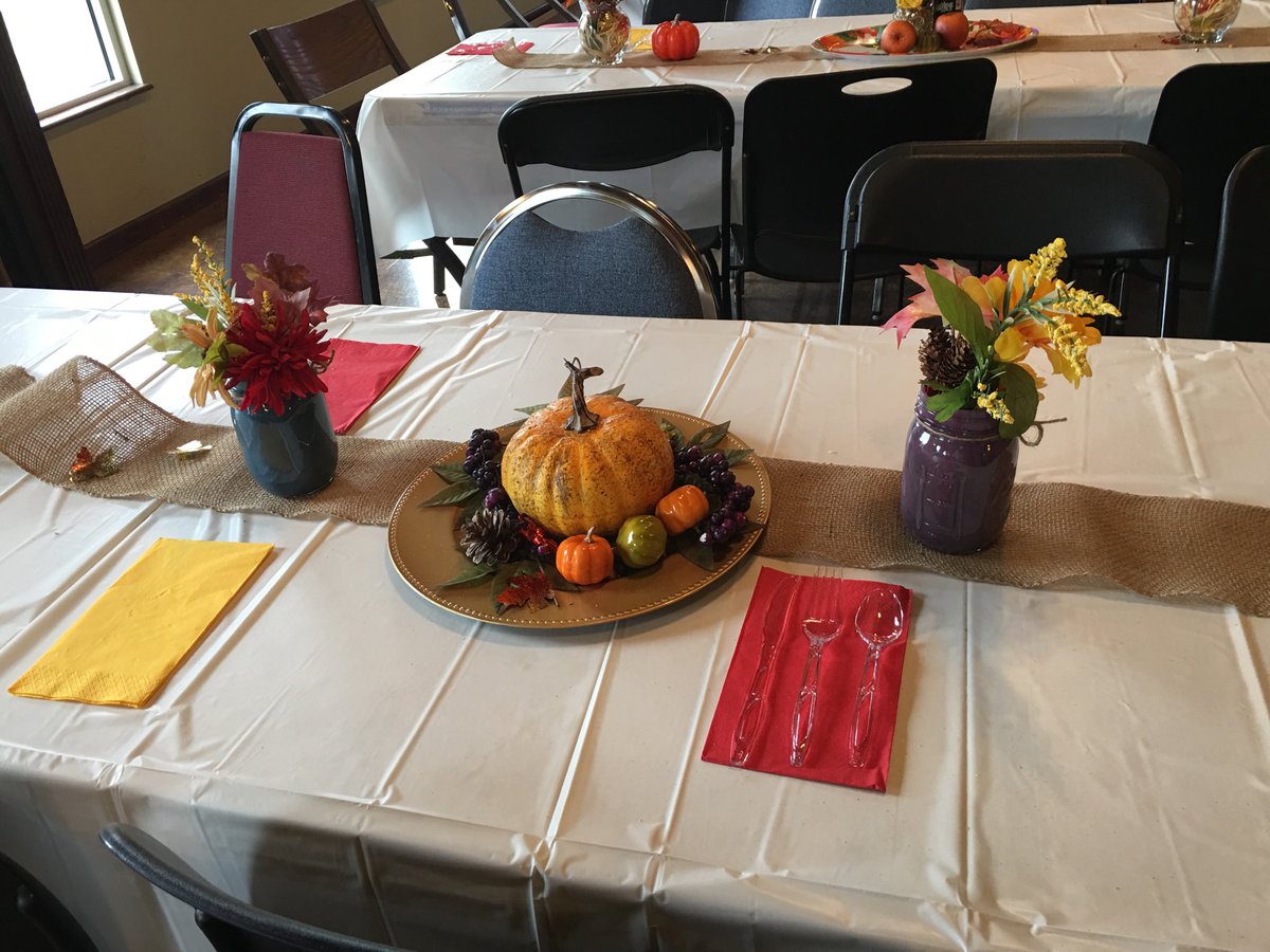 A big thank you to Smyrna High’s interior design class for our ESL luncheon! ⁦<a href="/SmyrnaBulldog/">Smyrna Bulldog</a>⁩