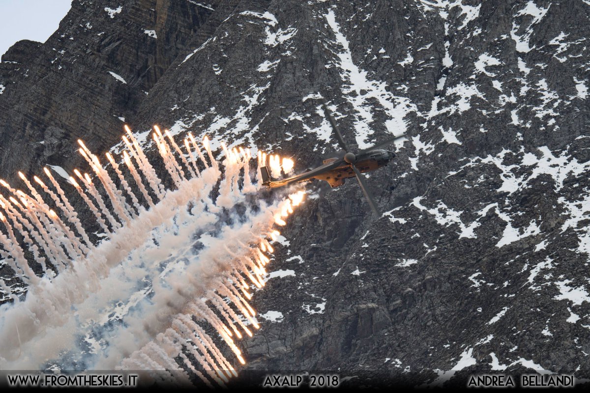 Direttamente dalle alpi bernesi ecco il nostro reportage fotografico di #Axalp 2018, l'esercitazione di tiro aereo organizzata dalla Forze aeree  svizzere.  👉 fromtheskies.it/axalp-2018-ese…