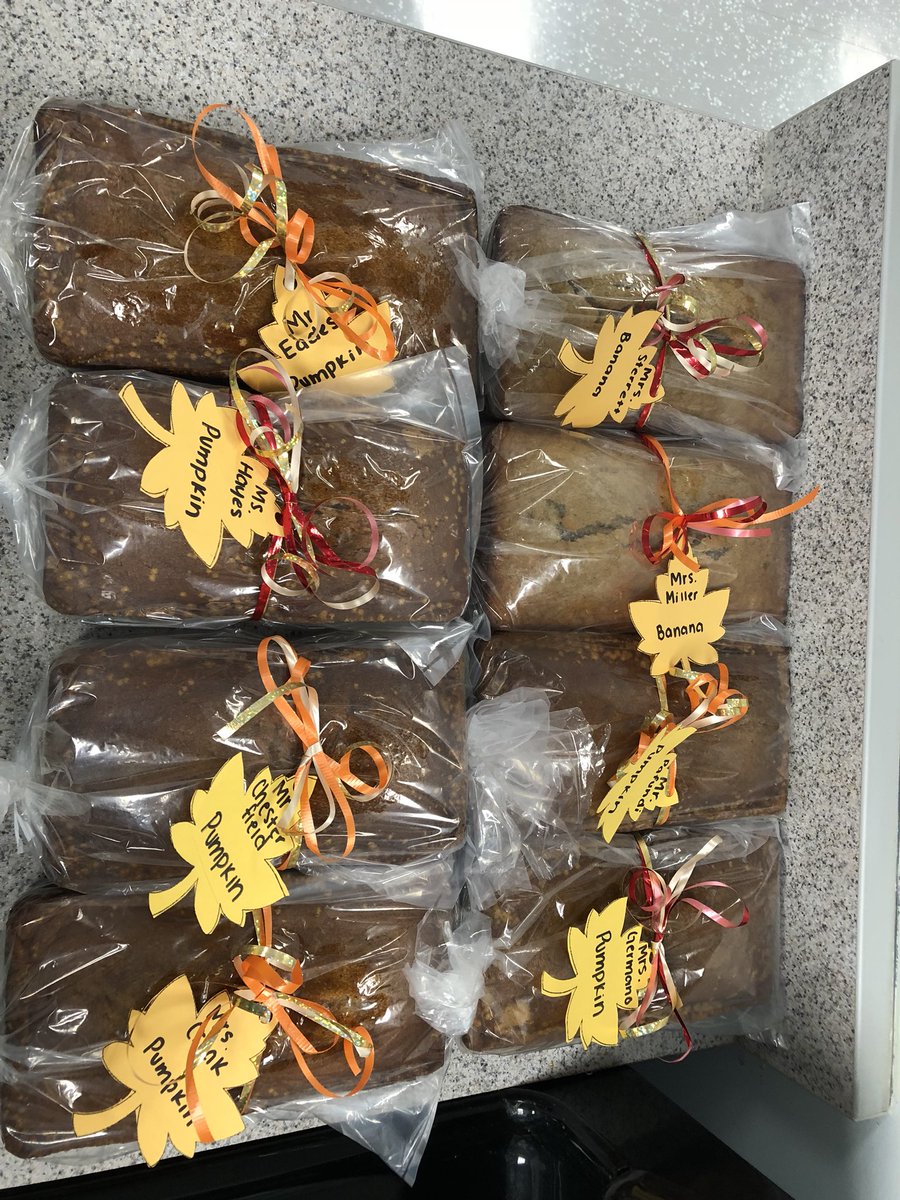 Chefinista's tweet photo. It’s been an Amazing week and I’m incredibly blessed to work with such wonderful students everyday! Kentucky Farm Bureau has 36 loaves of pumpkin bread and Fried Apples! Staff have their fresh banana and pumpkin bread ready for the holiday! @MLCHS_Principal #CulinaryII #Catering https://t.co/HGZv13tgxi