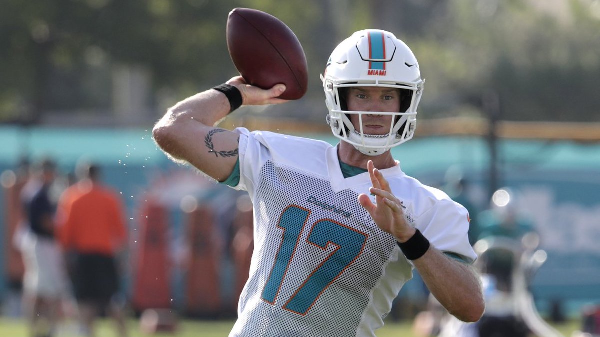 #BREAKING @MiamiDolphins announce Ryan Tannehill to start at quarterback Sunday vs. Colts bit.ly/2AcozlE?utm_so… https://t.co/suBv4BKdg0