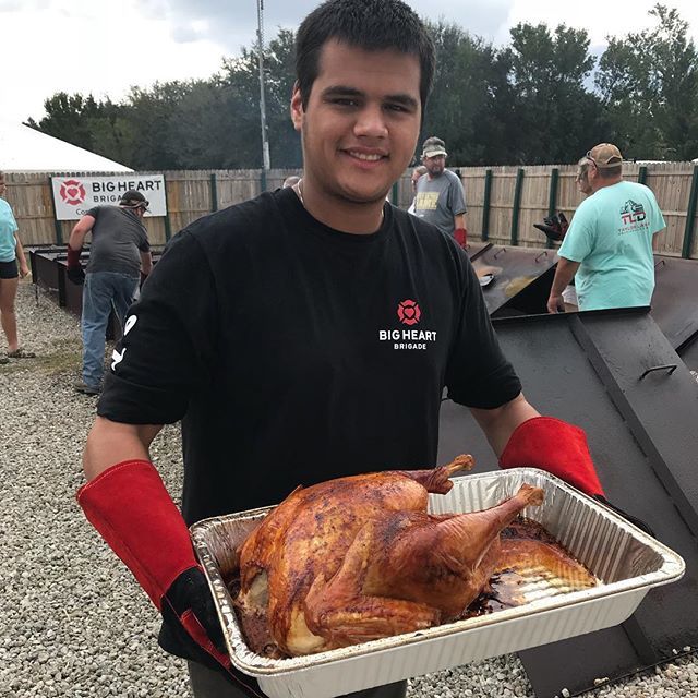 BigHeartBrigade's tweet photo. Turkeys are coming off the grill! #BigHeartBrigade #Thanksgiving #GiveBack https://t.co/E9rrEvGhOa https://t.co/sUfy3BUvnJ
