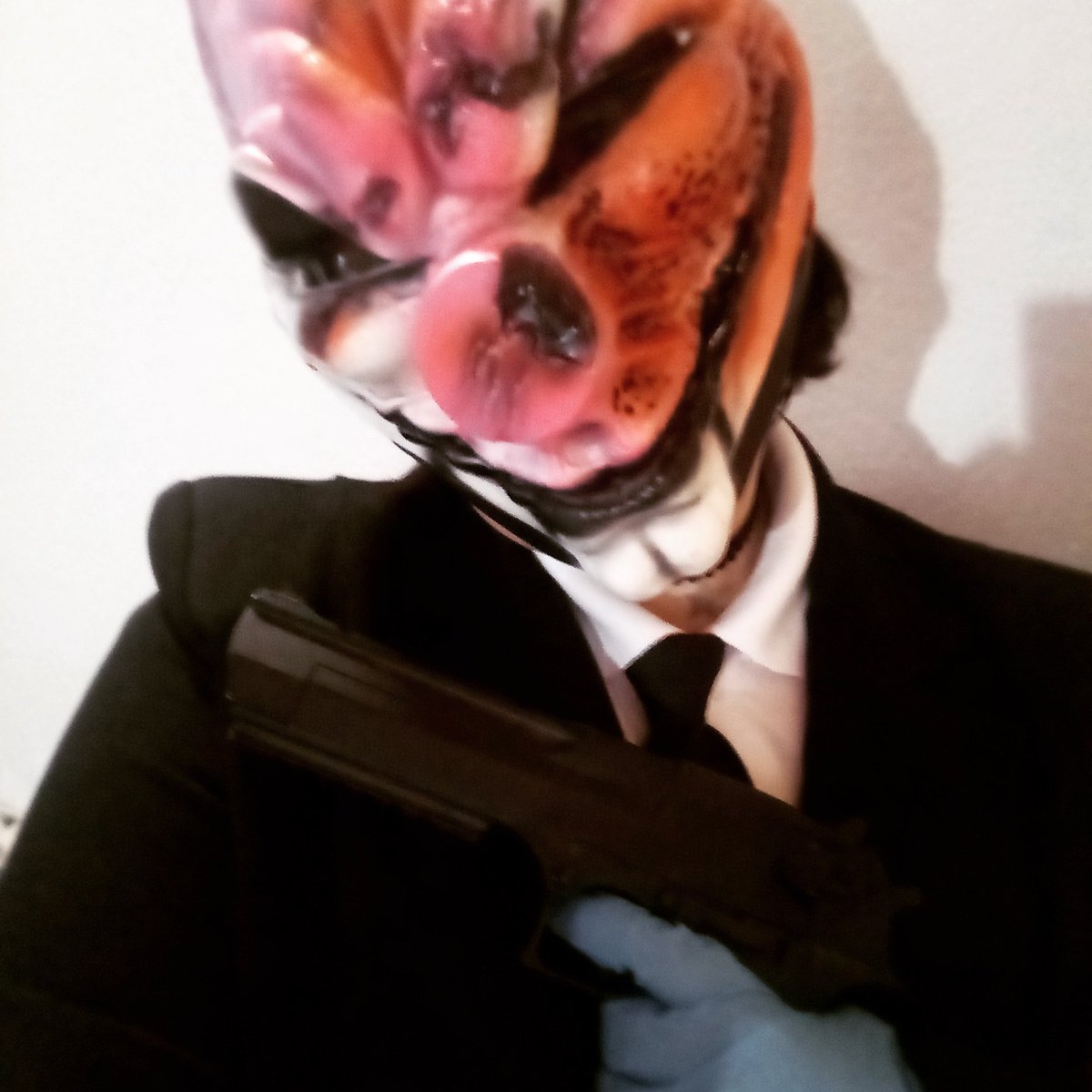 Vortigess On Twitter Ready For Some Heist Hoxton Payday2 Paydaycosplay Payday Games Cosplay Guns Mask - hoxton roblox