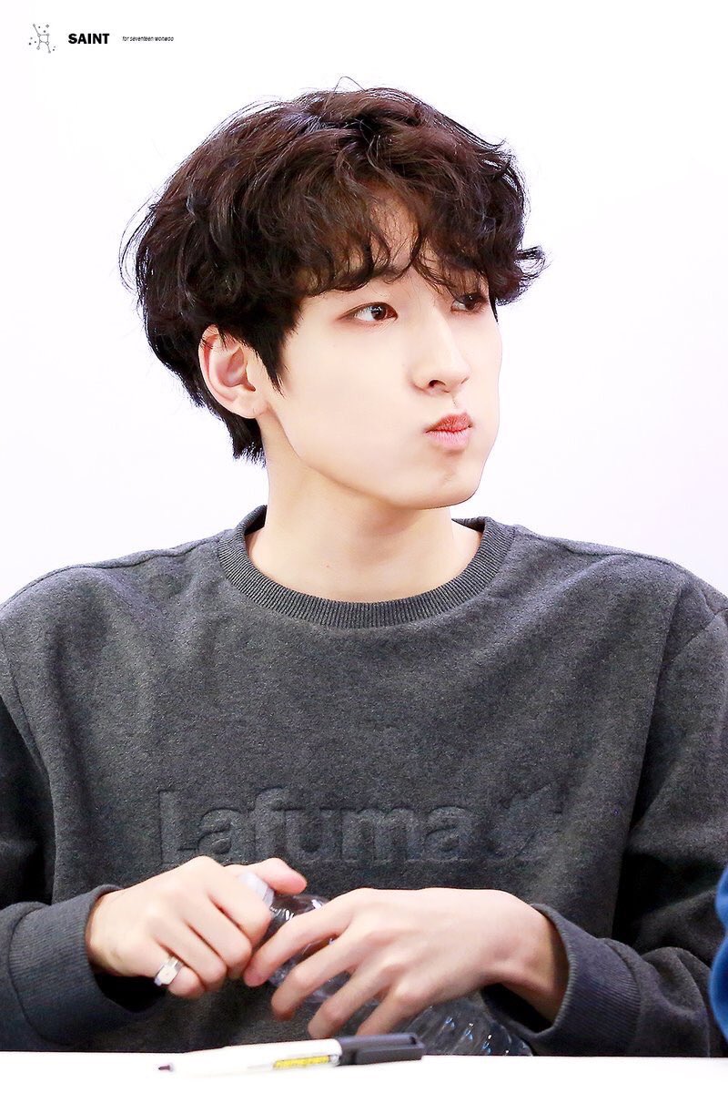 LOOK AT HOW CUTE HE IS WITH THE WATER IN HIS MOUTH HIS LITTLE POUT