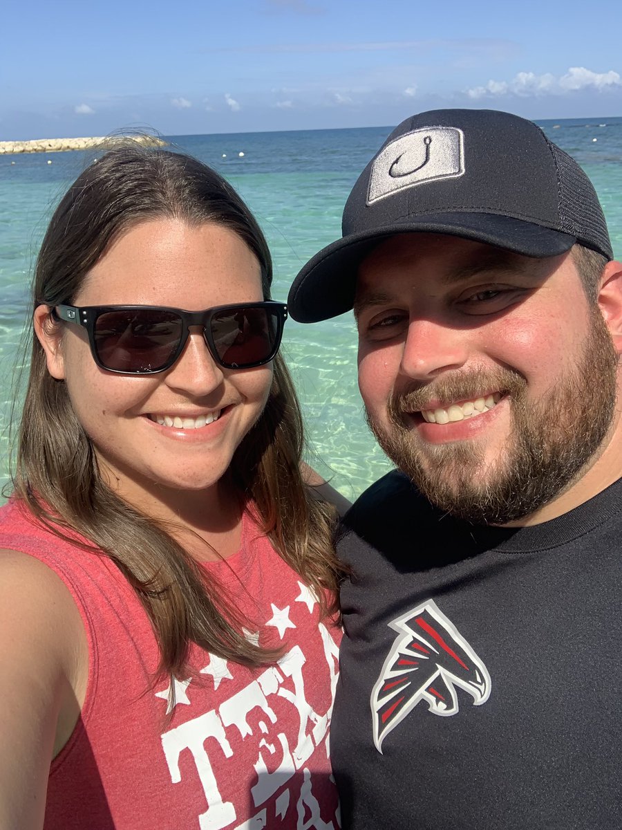 sarahobrien805's tweet photo. Never coming back from #Jamaica 🌅🌴🌸 #HoneyMoon #islandlife https://t.co/nhG3MCsuQ1