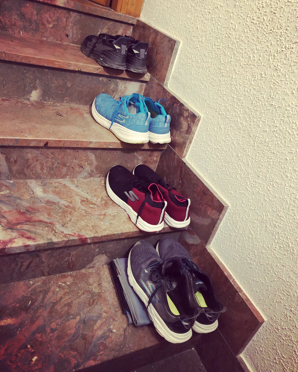 RikiAbad's tweet photo. La entrada de mi casa un día cualquiera
#Ride6 #Ride7 #Gorun5 #Gorun6
#yocorroconskechers
@SkechersSpain https://t.co/PZxMubINWp