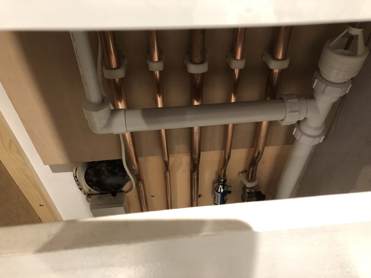 heatbaseworc's tweet photo. Have a look at this old messy pipework! @WorcesterBosch 29CDi with hive thermostat and @ratechhotun to top it off 👍🏼 https://t.co/zYCaDcrlLx