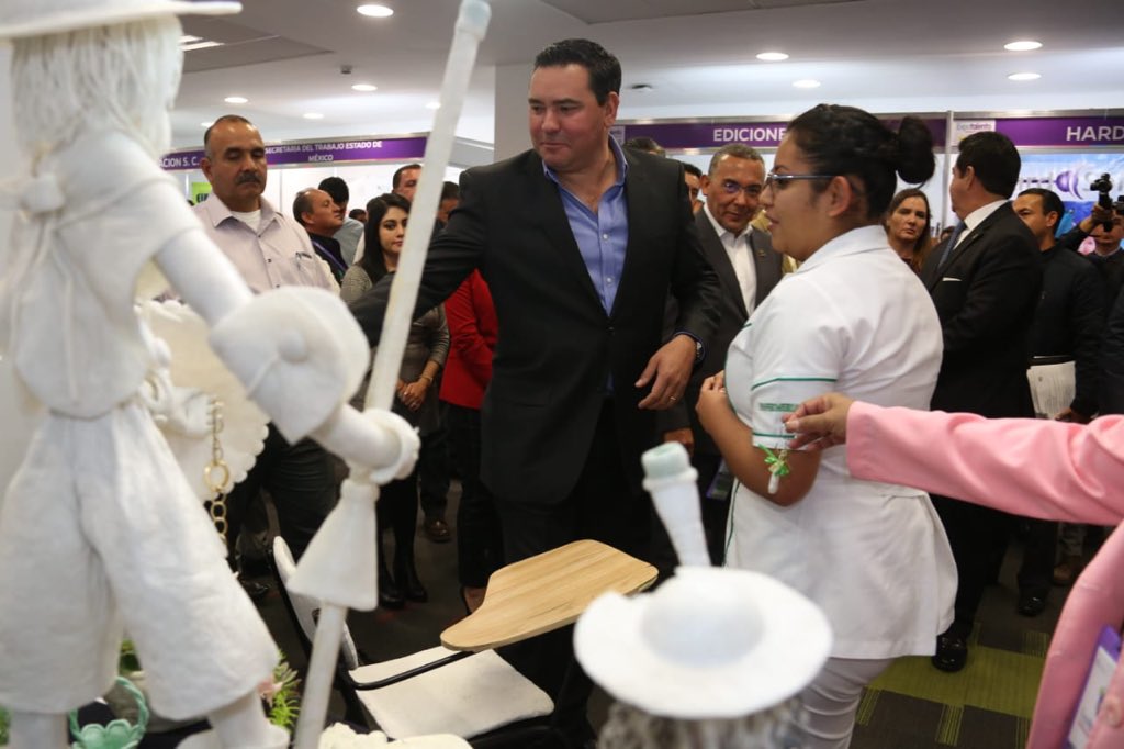 alexfedezcam's tweet photo. Celebro la iniciativa del equipo @conalepmex para hacer comunidad y vincular a nuestros alumnos con el sector productivo. Los invito a visitar la Expotalento Innovación y Creatividad. Hoy y mañana en el Centro de Convenciones de #Toluca @SEMSySedomex https://t.co/Rnc9DHW25m