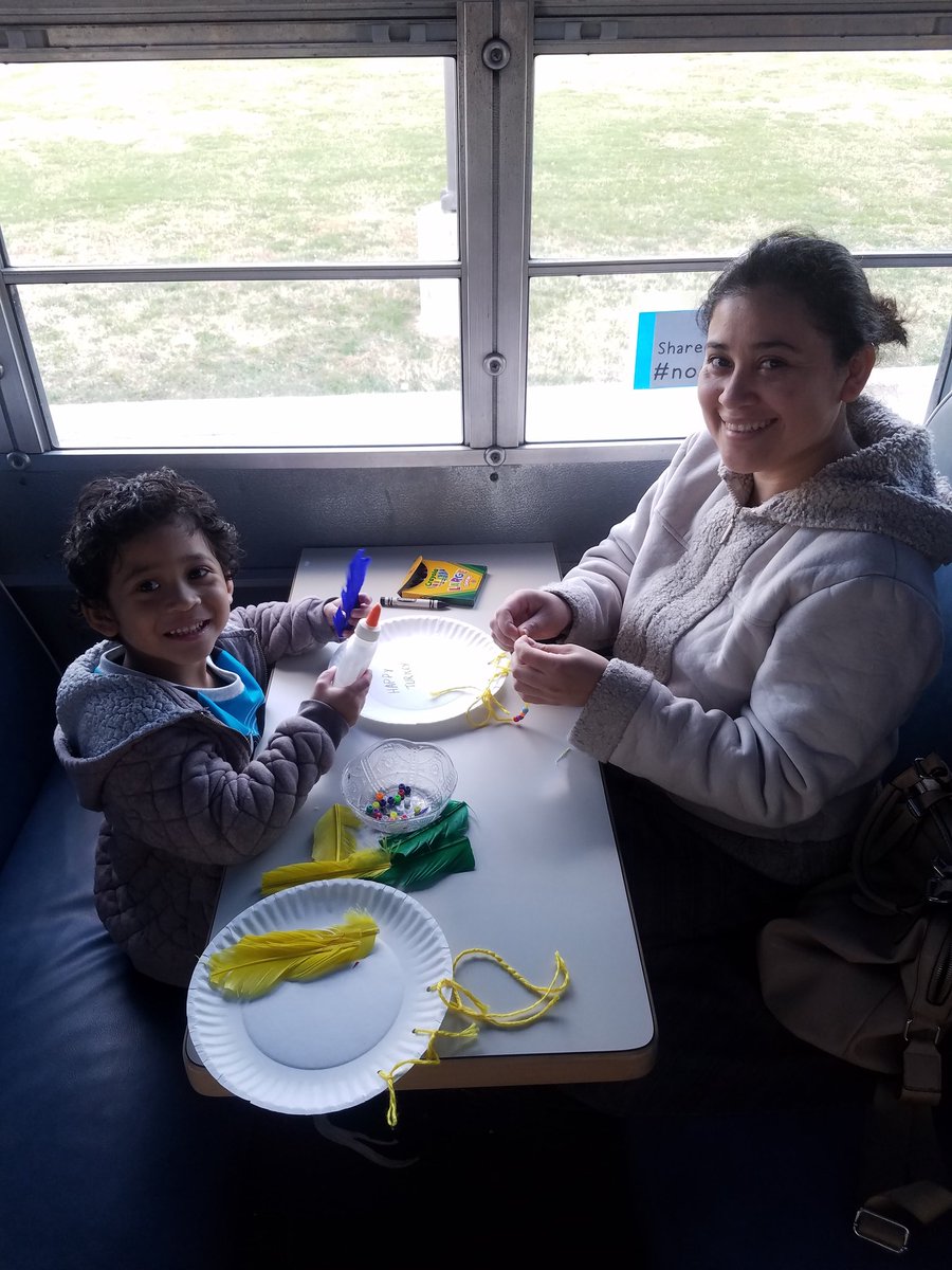 Nicky_Fields_'s tweet image. The last @NorwoodES #projectbus today before the spring! Ss are making dreamcatchers which were originally made by the Ojibqay Native American Tribe as a Thanksgiving Tradition!
